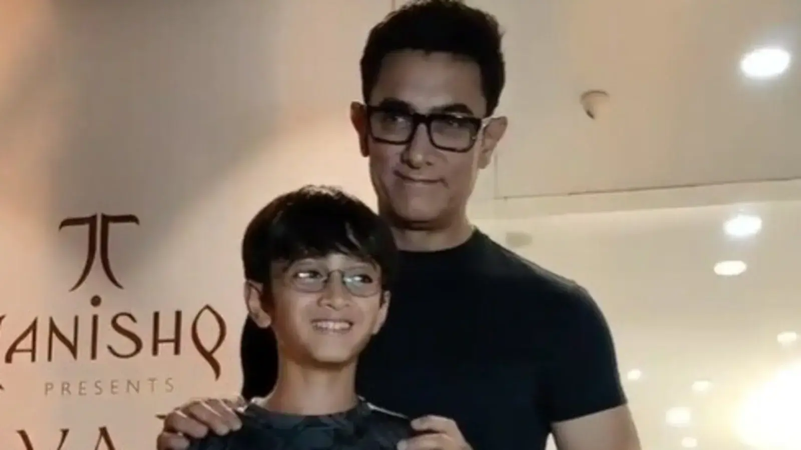 आजाद के साथ शॉपिंग के लिए निकले आमिर खान, फैन्स बोले- 'जैसा बाप वैसा बेटा'
