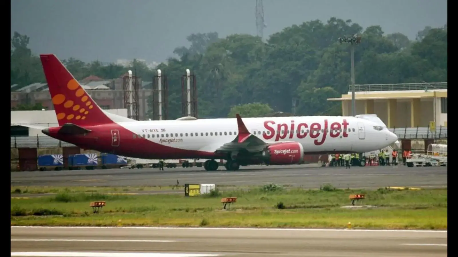 पटना-दिल्ली उड़ान: प्रारंभिक जांच में स्पाइसजेट के इंजन में आग लगने का कोई सबूत नहीं मिला
