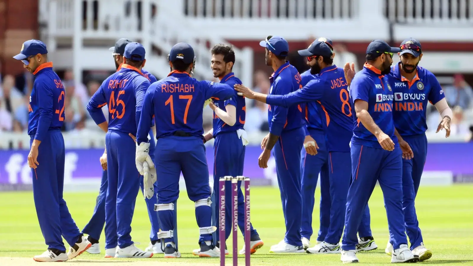  भारत के पूर्व सलामी बल्लेबाज ने विंडीज में सीनियर गेंदबाज को आराम देने के टीम के फैसले पर सवाल उठाए |  क्रिकेट
